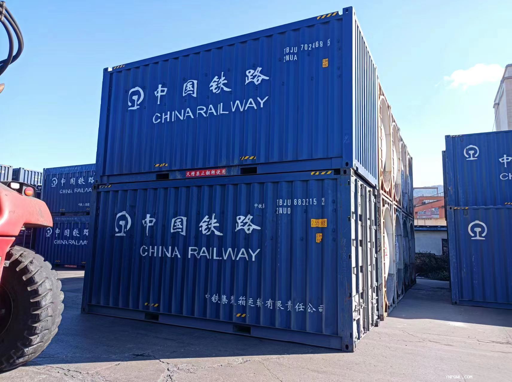集装箱通常可以分为标准集装箱和特殊集装箱两种类型.